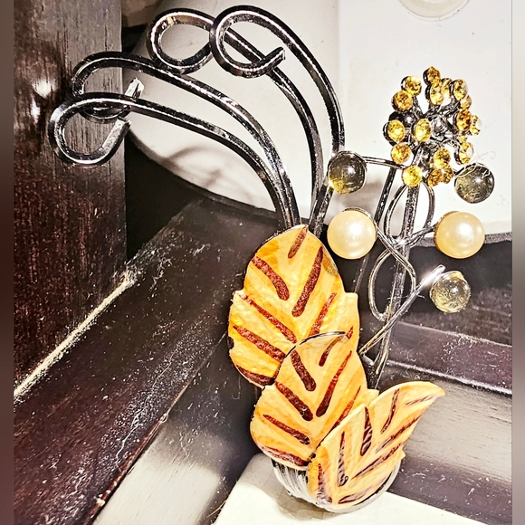 Unique wire work shades of brown leaves citrine Crystals pearl inset brooch - Picture 4 of 6
